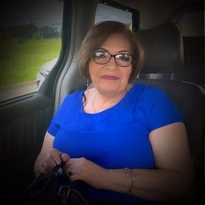 Meet your Posher, Maria adela